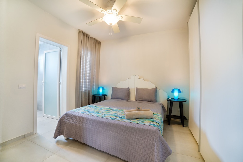 Tracadero Beach Resort 16/77