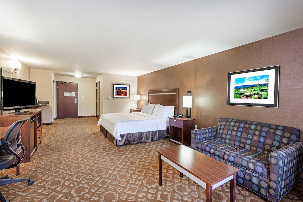 Holiday Inn & Suites Durango Downtown 7/57