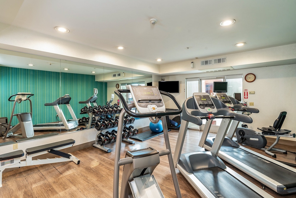 Holiday Inn Express Hotel And Suites Fremont Milpitas Central 30/69