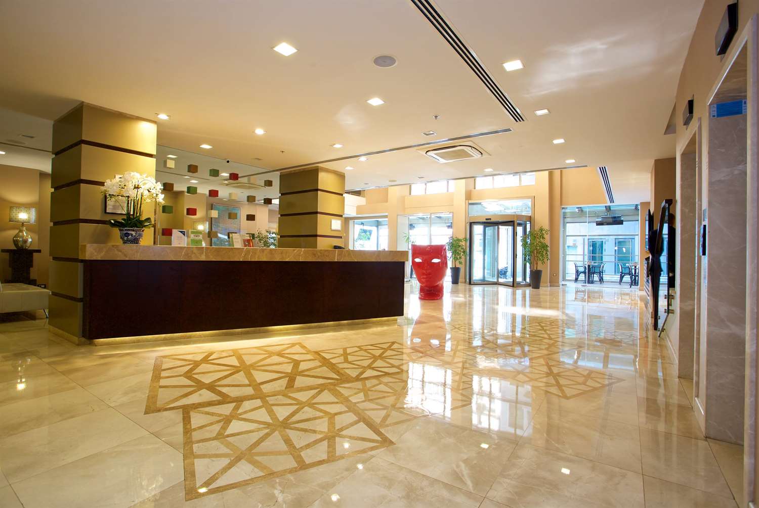 Lobby at Ramada By Wyndham Istanbul Taksim, ISTANBUL