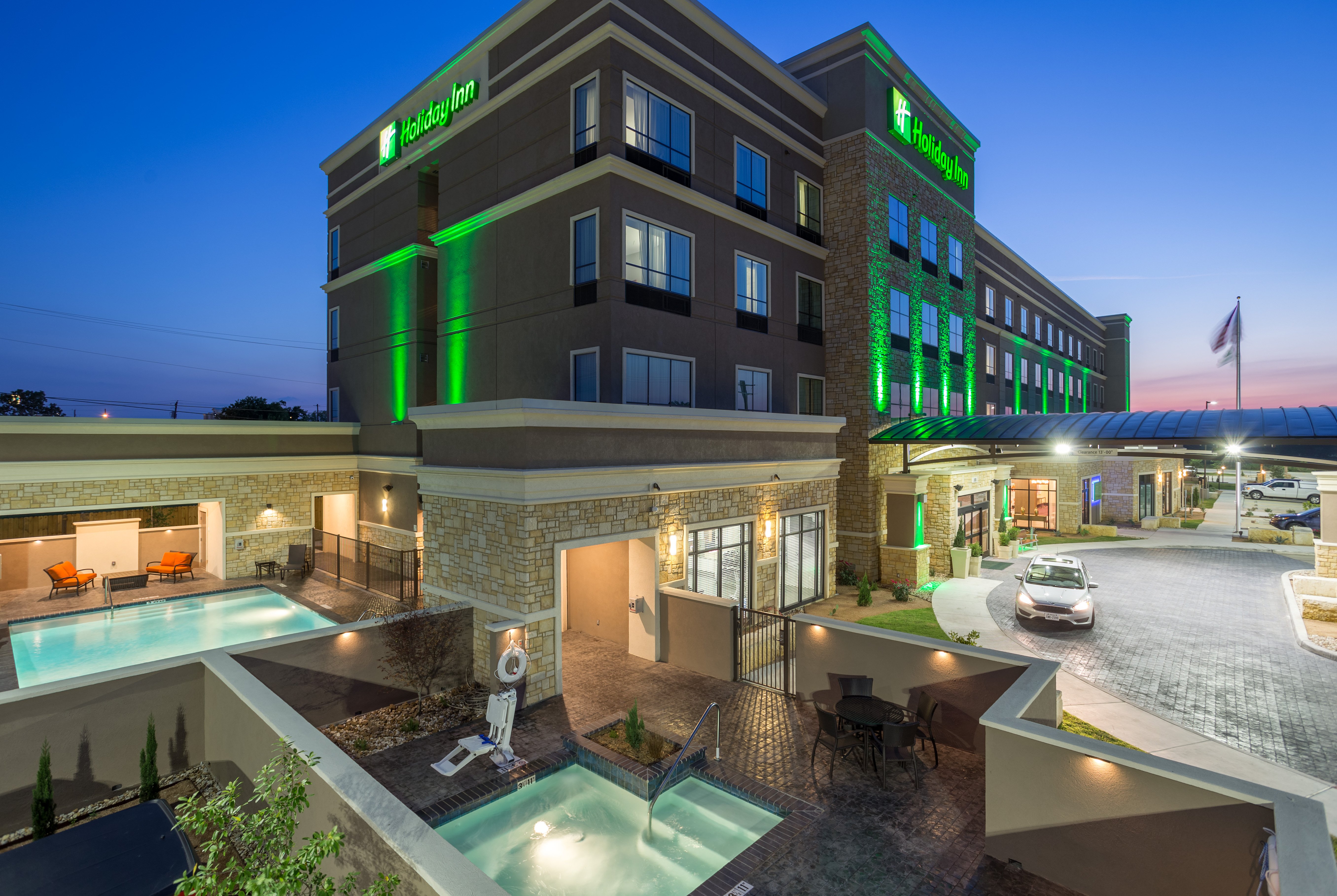 Holiday Inn San Marcos 4/59