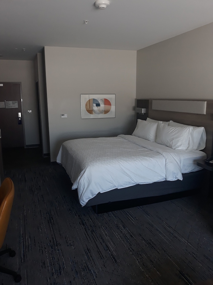 Holiday Inn Express and Suites Jackson 17/41