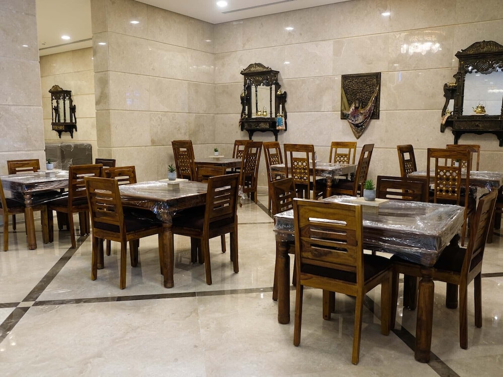 Hussein Hassan Ali Bayari Hotel 60/61