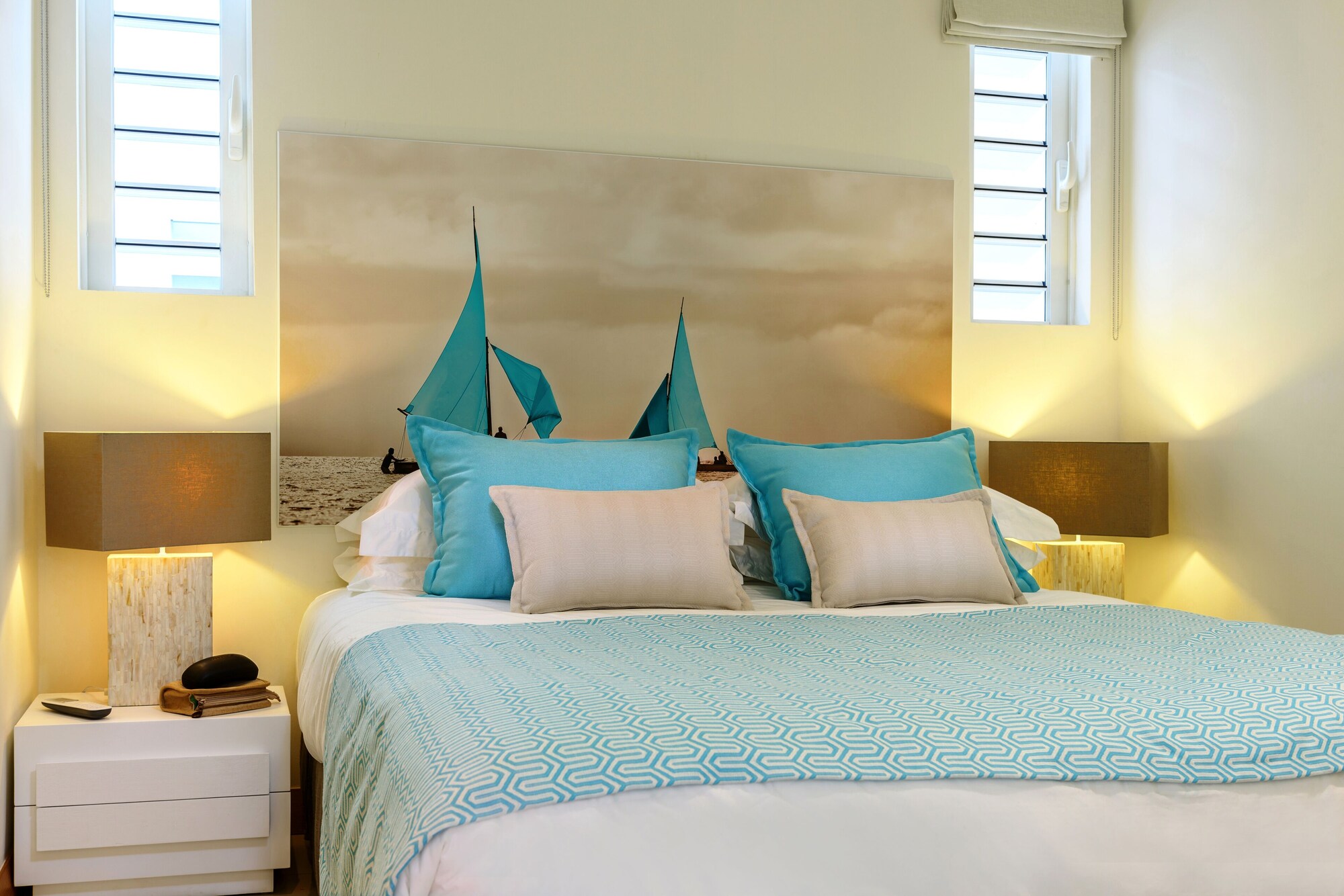 3 BEDROOMS, SUITE