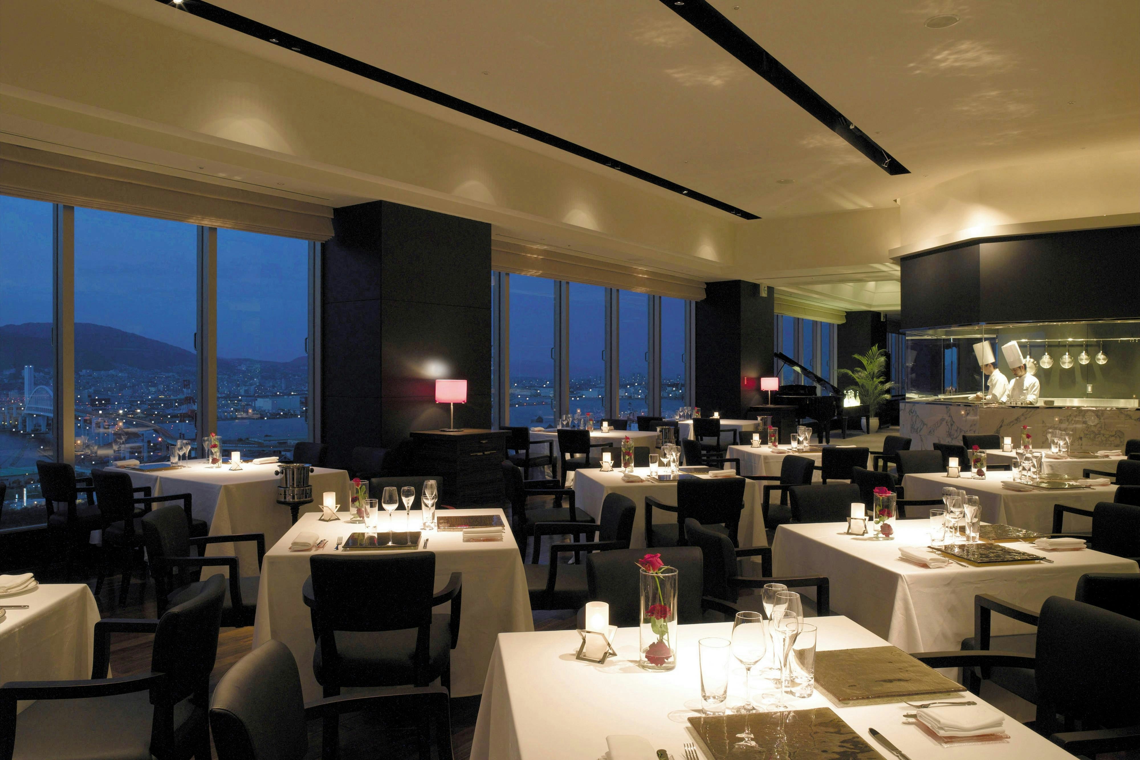 KOBE BAY SHERATON HOTEL & TOWERS 13/16