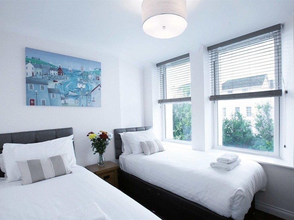 Austen's Luxury Apartments 5/50