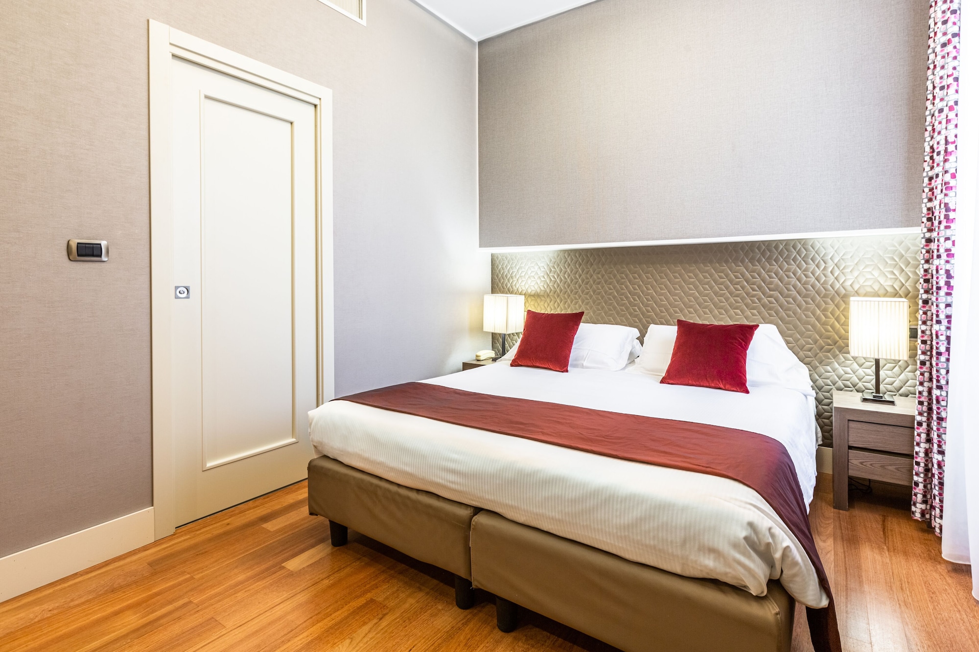 SUPERIOR, DOUBLE BED