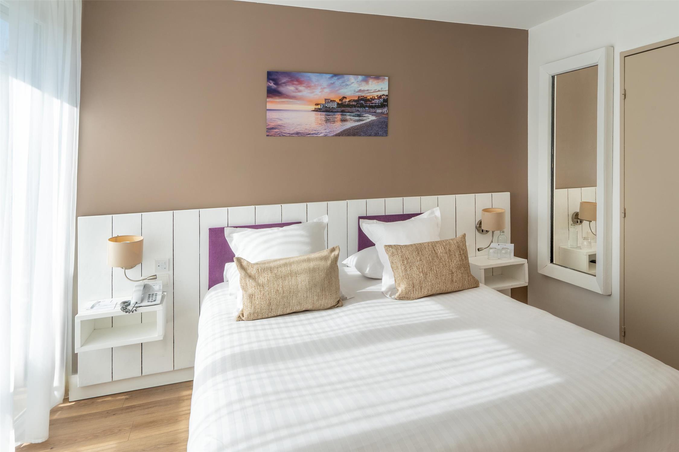Junior Suite, Queen Bed, Sofa, Balcony