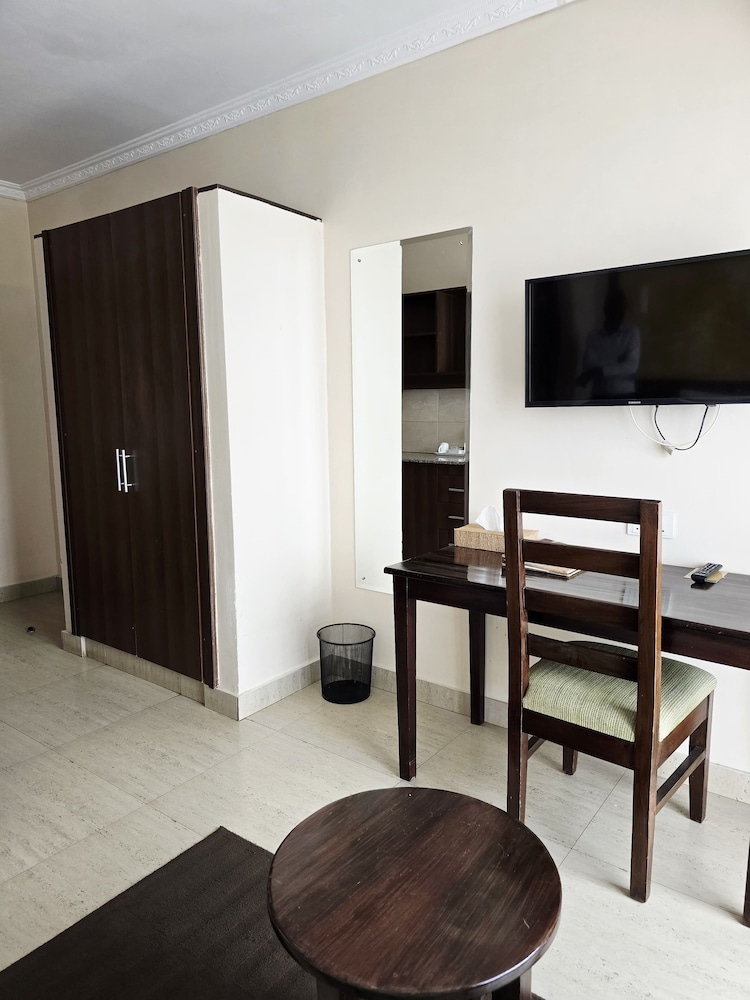 Vittoria Suites 37/50