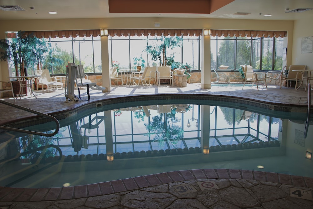 Comfort Suites Edinboro 14/24