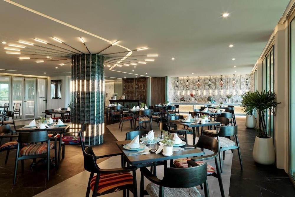 Wyndham Grand Nai Harn Beach Phuket 33/50