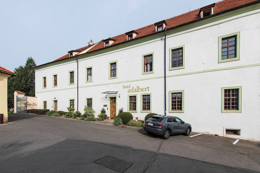 Hotel Adalbert 62/69