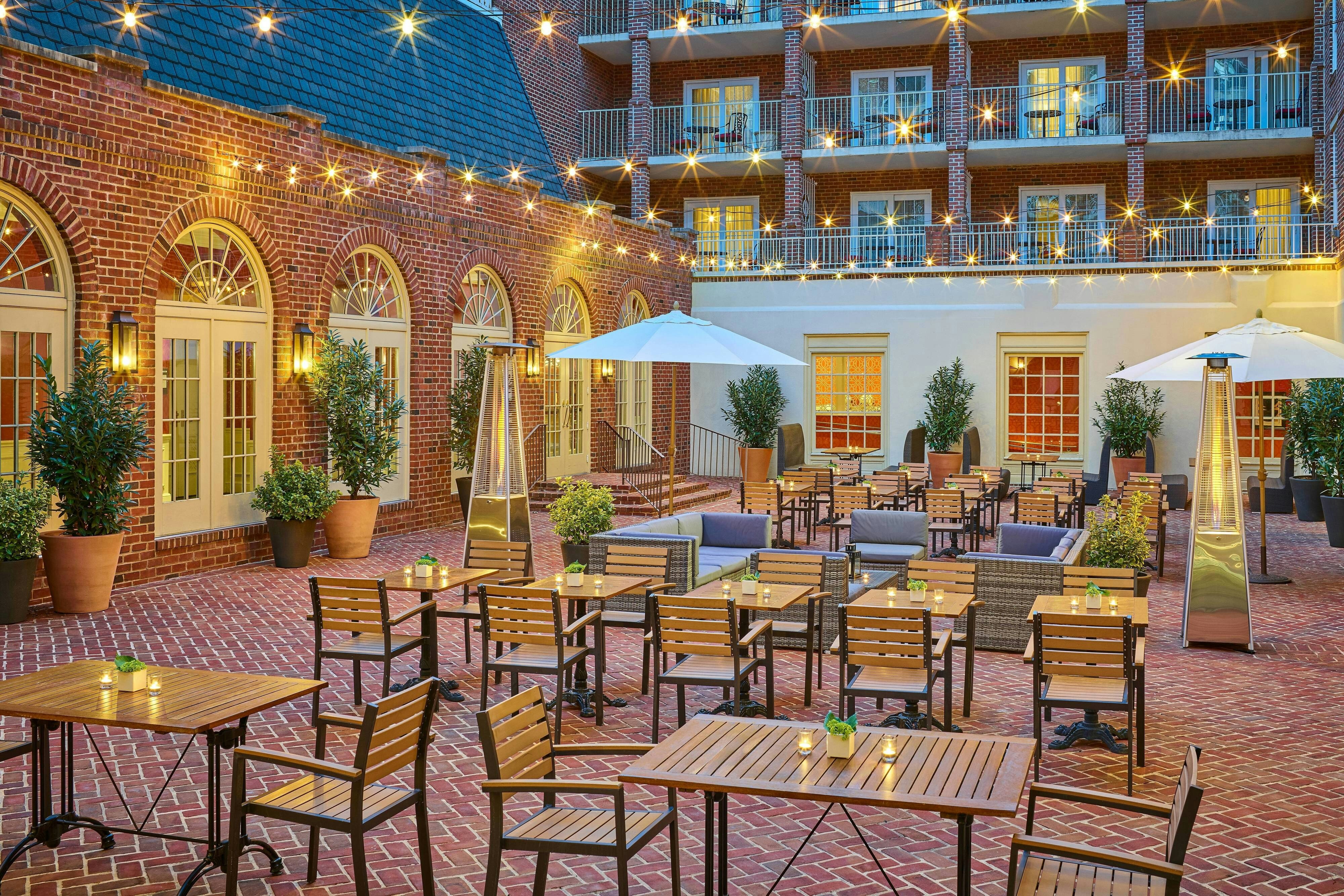 The Alexandrian Old Town Alexandria Autograph Collection 10/13