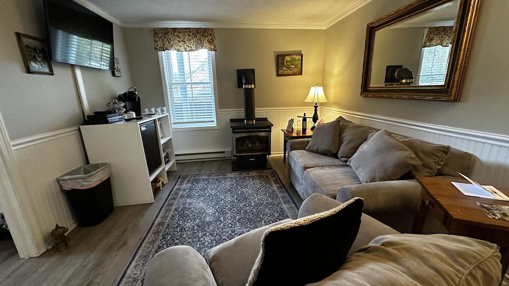 Phineas Swann Bed Breakfast 48/80