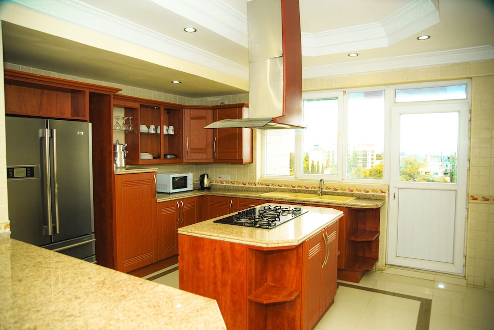 Luxury 2-Bdrm Apartment In Oysterbay 9/50