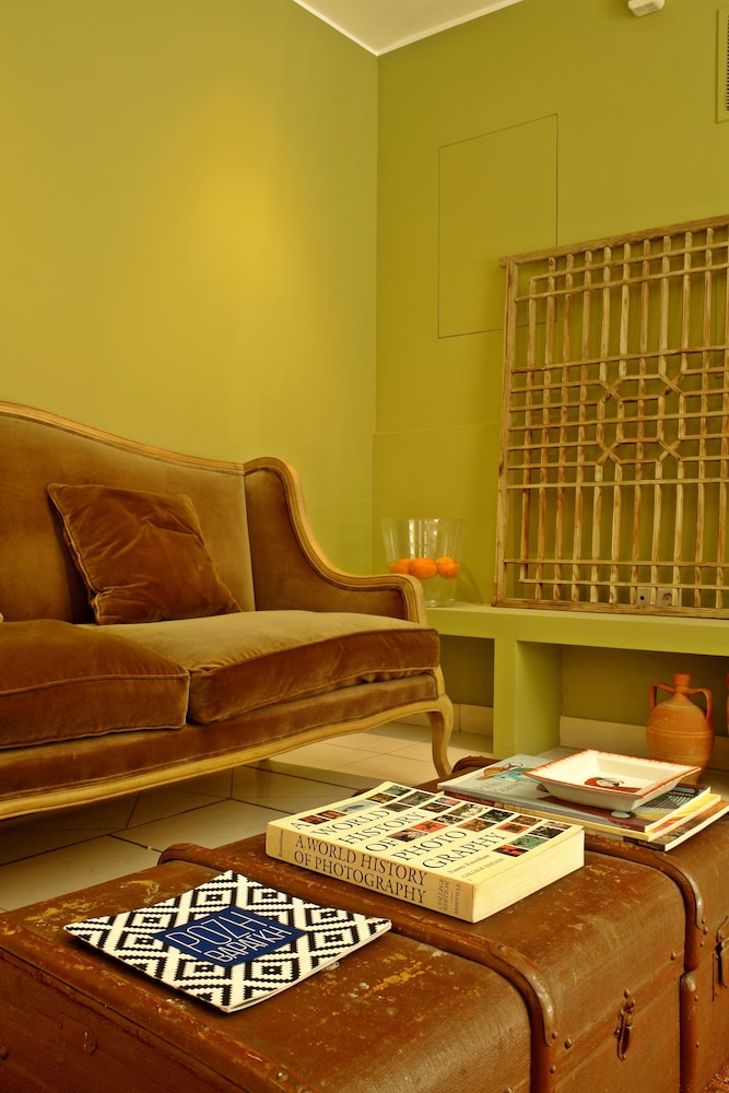 SEMELI HOTEL 51/55
