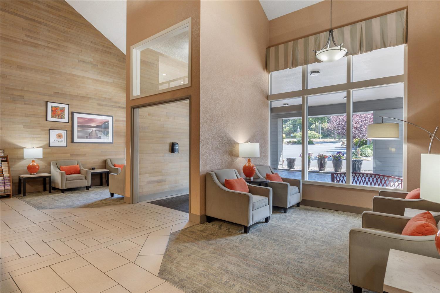 Best Western Plus Oak Harbor Hotel & Conference Center 21/41
