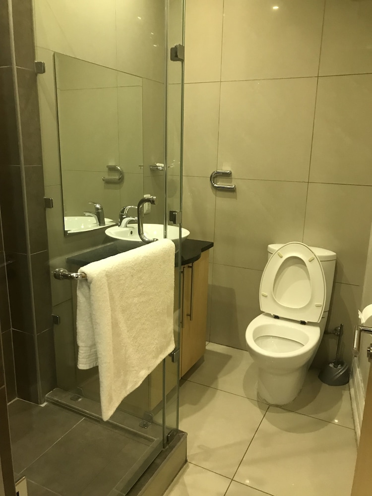 Sandton Apartments Hydro 71/73