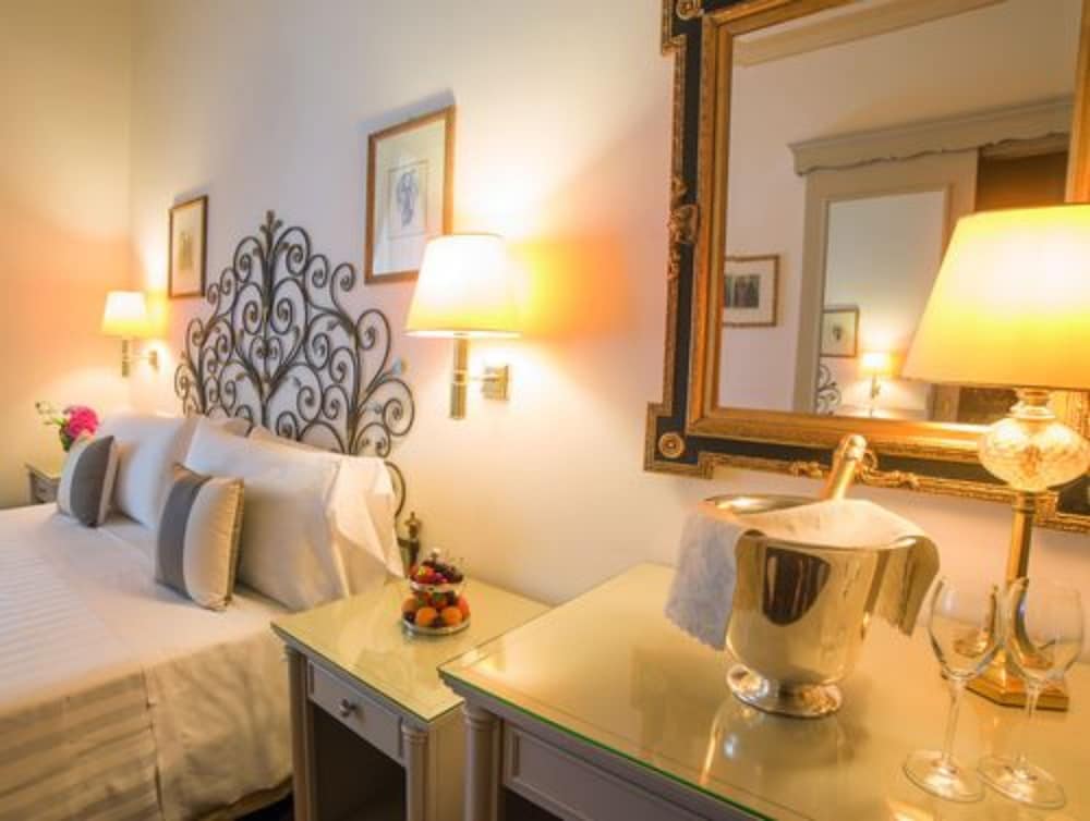 Hotel Jolanda 18/50