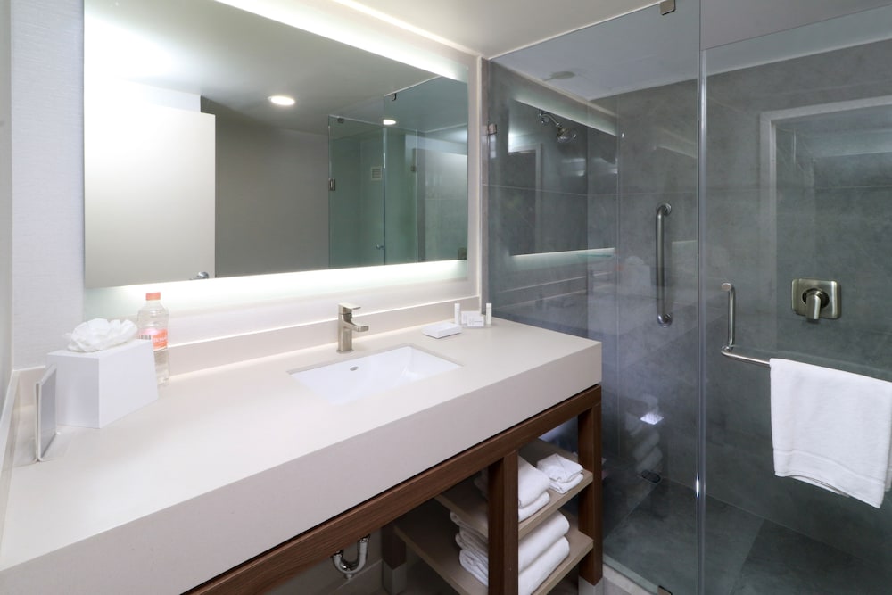 Courtyard By Marriott Monterrey Airport 49/50