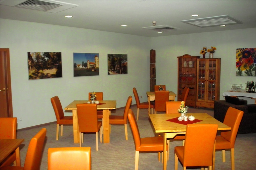 Keramik Hotel Rheinsberg 34/44