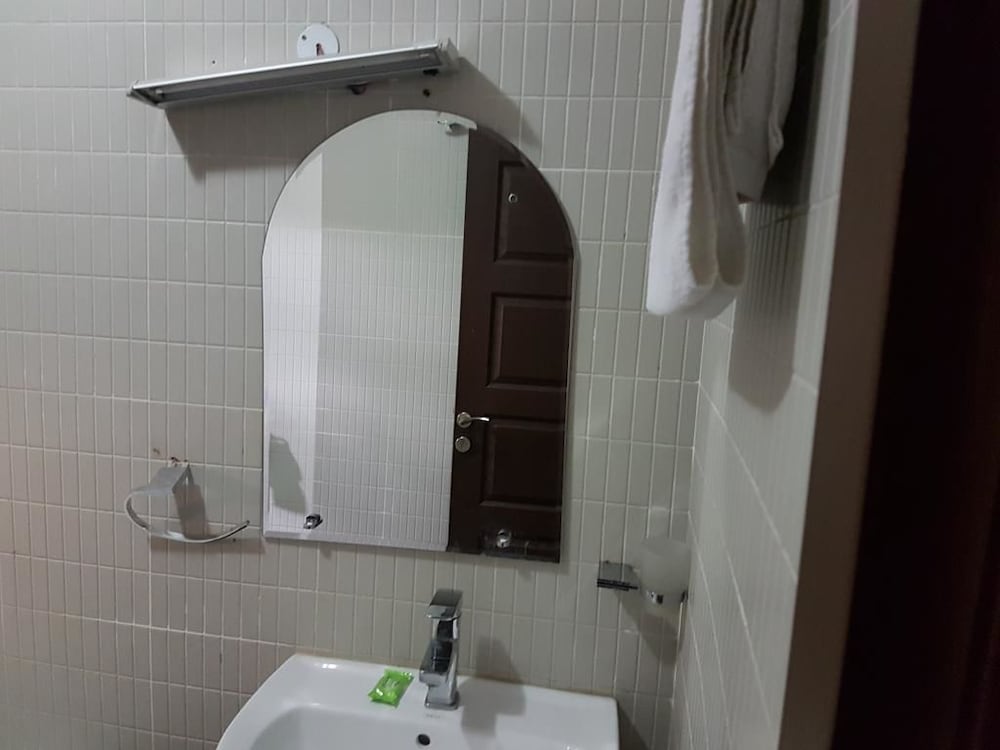 Emzrel Hotel & Suites 14/14