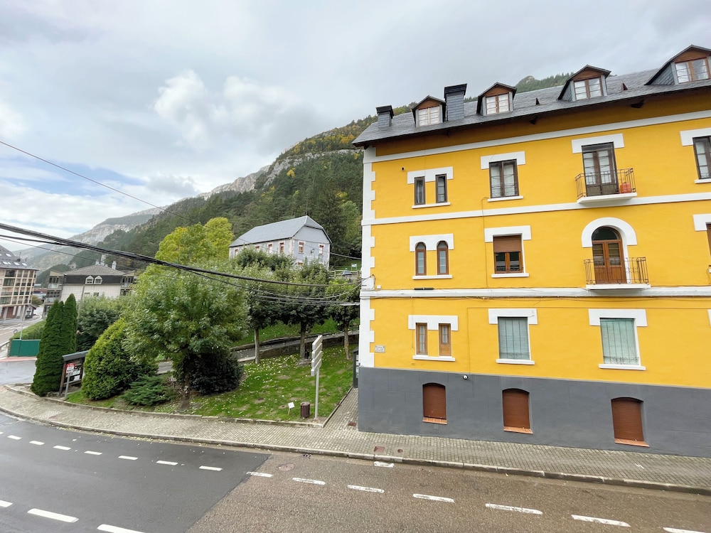CANFRANC APARTAMENTOS 3000 1/50