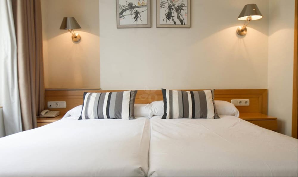 Hotel Zaragoza Plaza 12/50