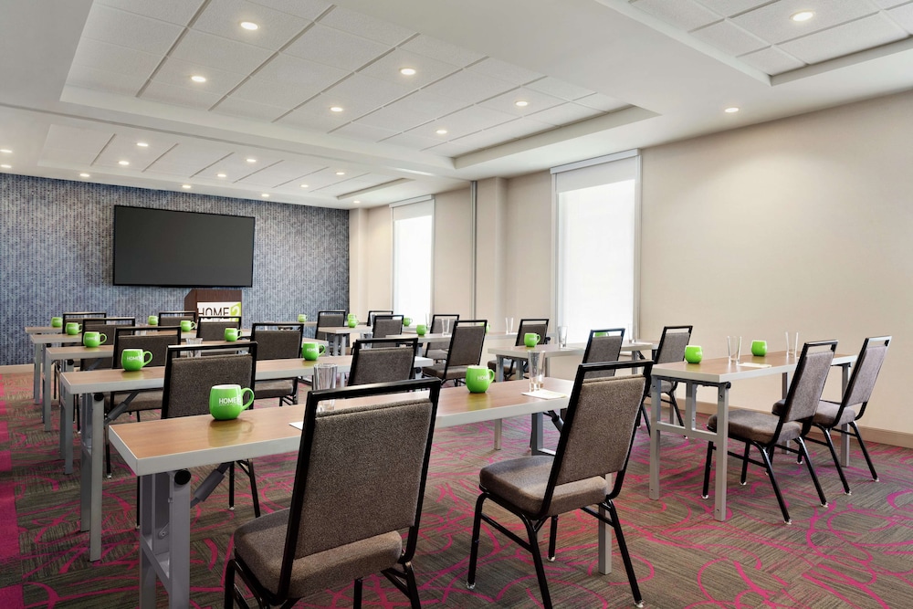 Home2 Suites by Hilton Silver Spring 42/46