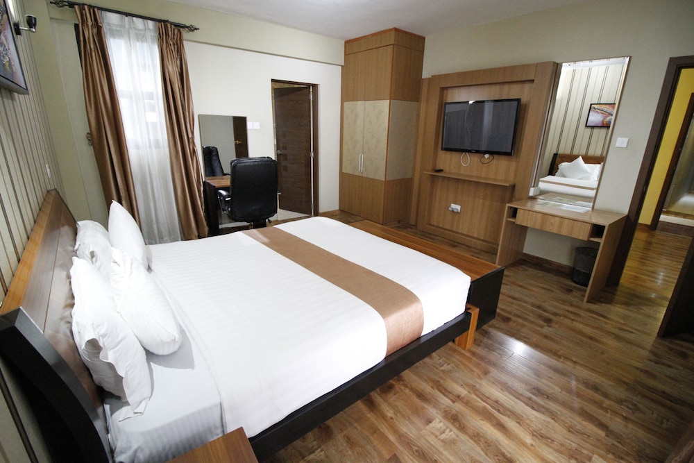 1 BEDROOM, APARTMENT