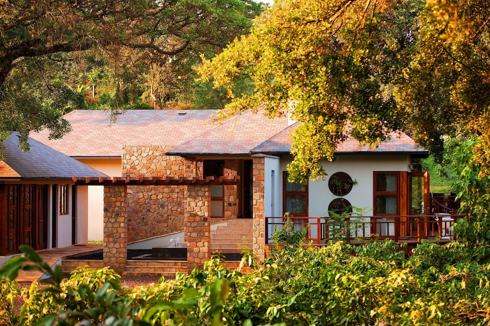 Lake Duluti Lodge 39/43