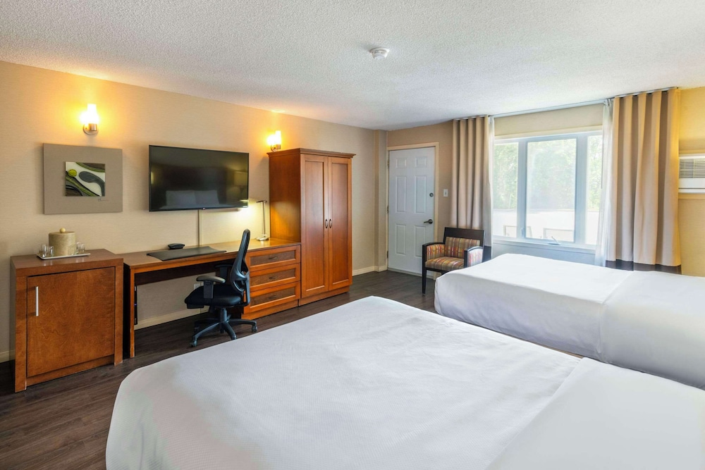 Comfort Inn Mont Laurier, QC 11/46