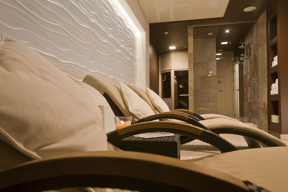 swimming pool spa