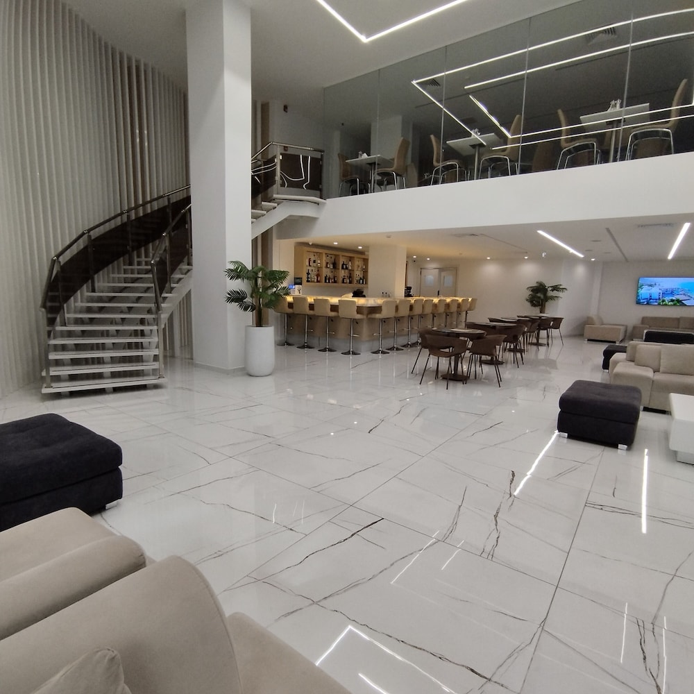 INTERNATIONAL ATENE HOTEL 26/48