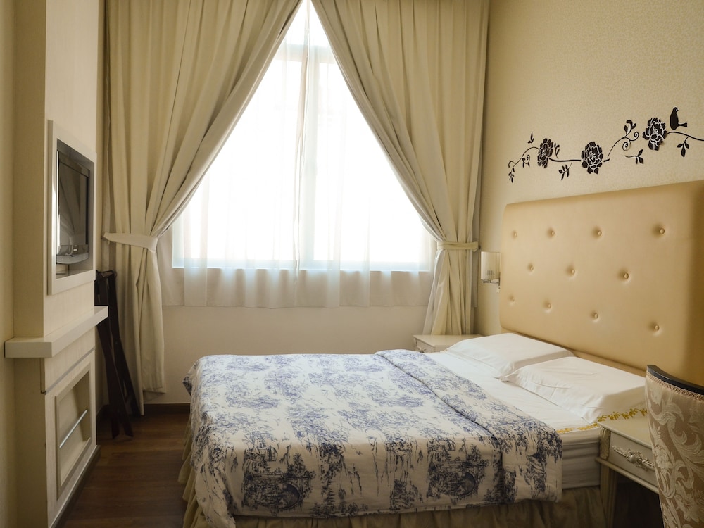 Jayleen 1918 Hotel 23/48