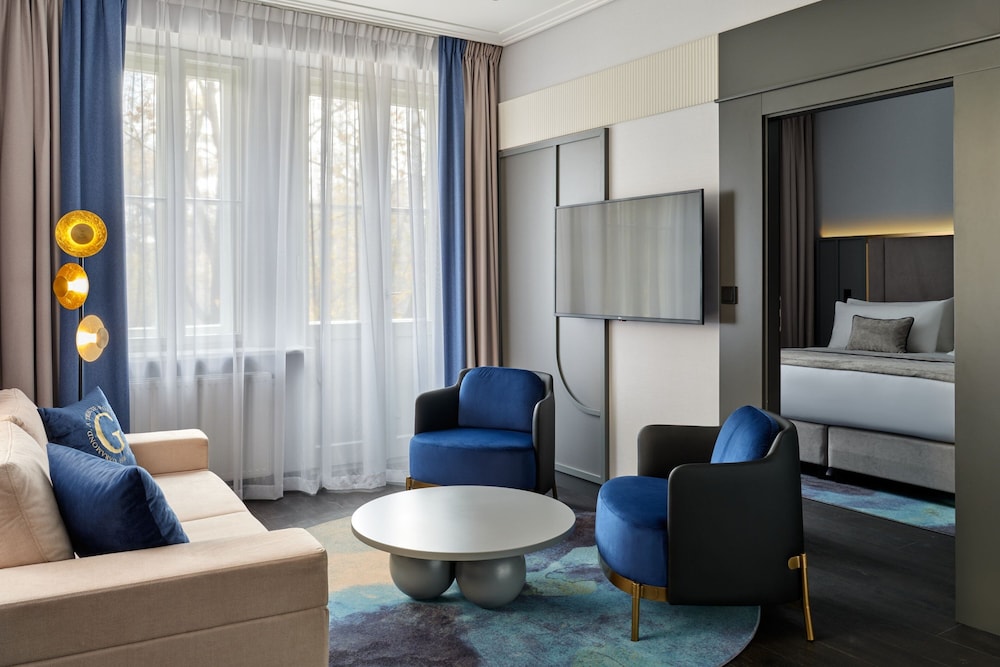 Garamond, a Tribute Portfolio Hotel 18/24