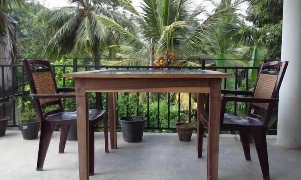 Srimalis Residence 27/32