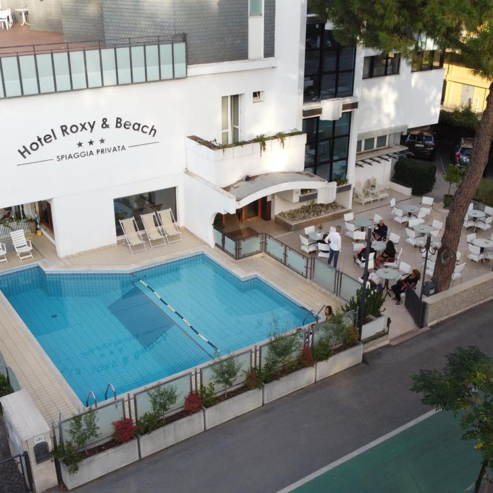 Roxy & Beach Hotel 2/43