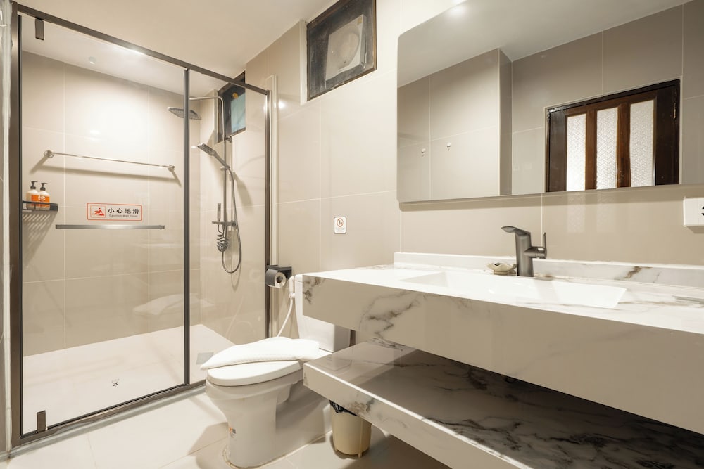 Phuket Leelavadee Hua Ting Resort 44/50