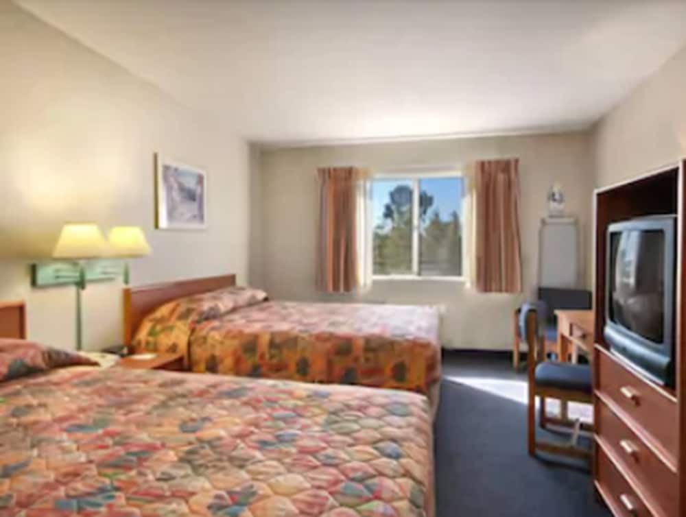 Days Inn by Wyndham San Marcos 8/17