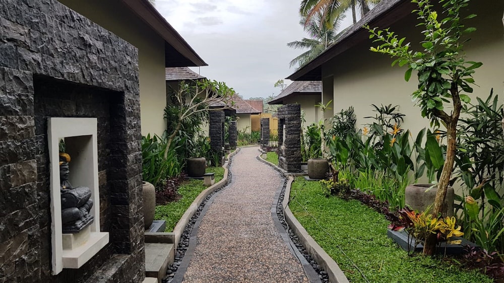 Puri Sebali Resort 75/78