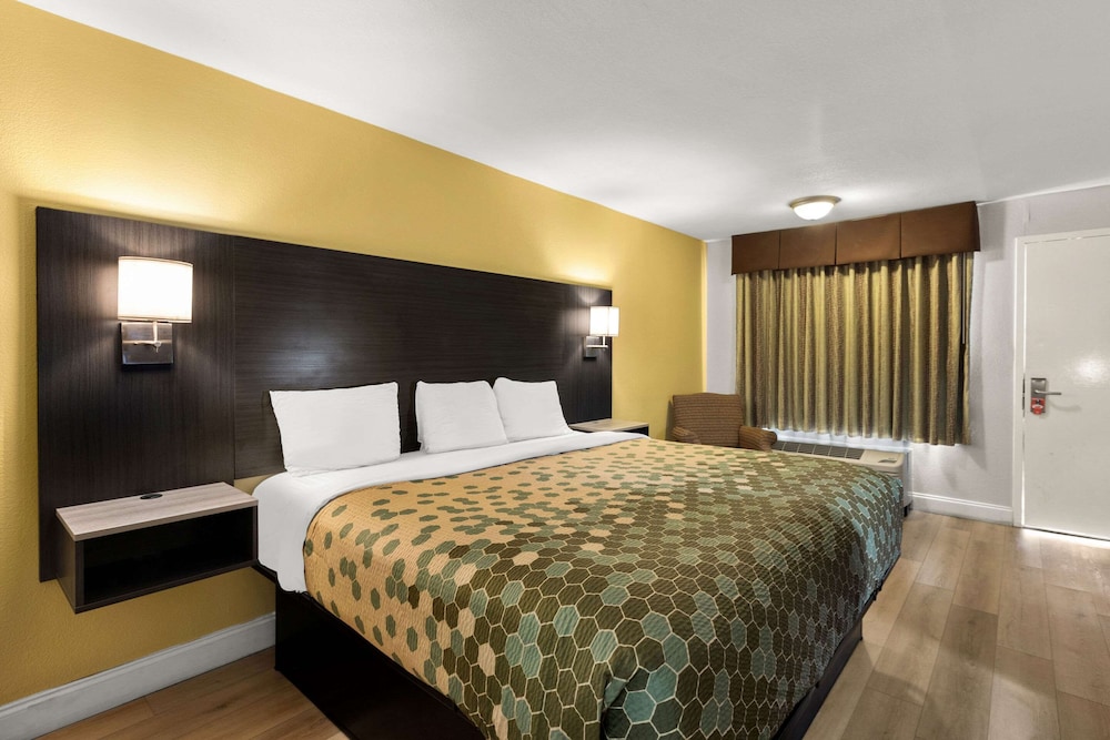 Room, King Bed, Accessible