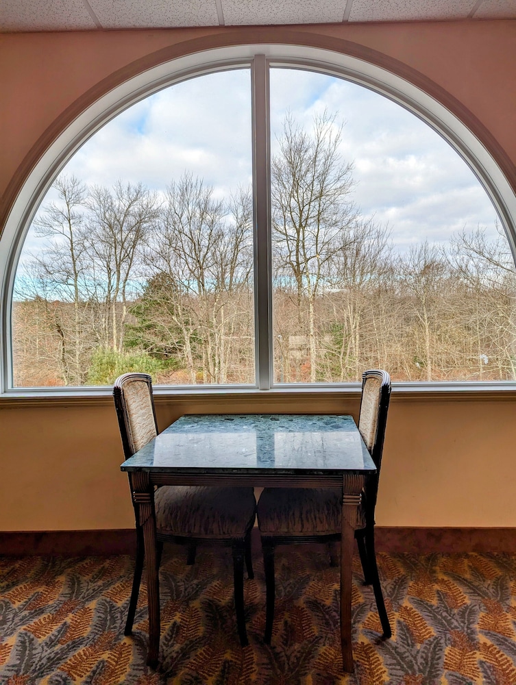The Willowbrook Village at Lake Harmony, a Wyndham Hotel 33/49