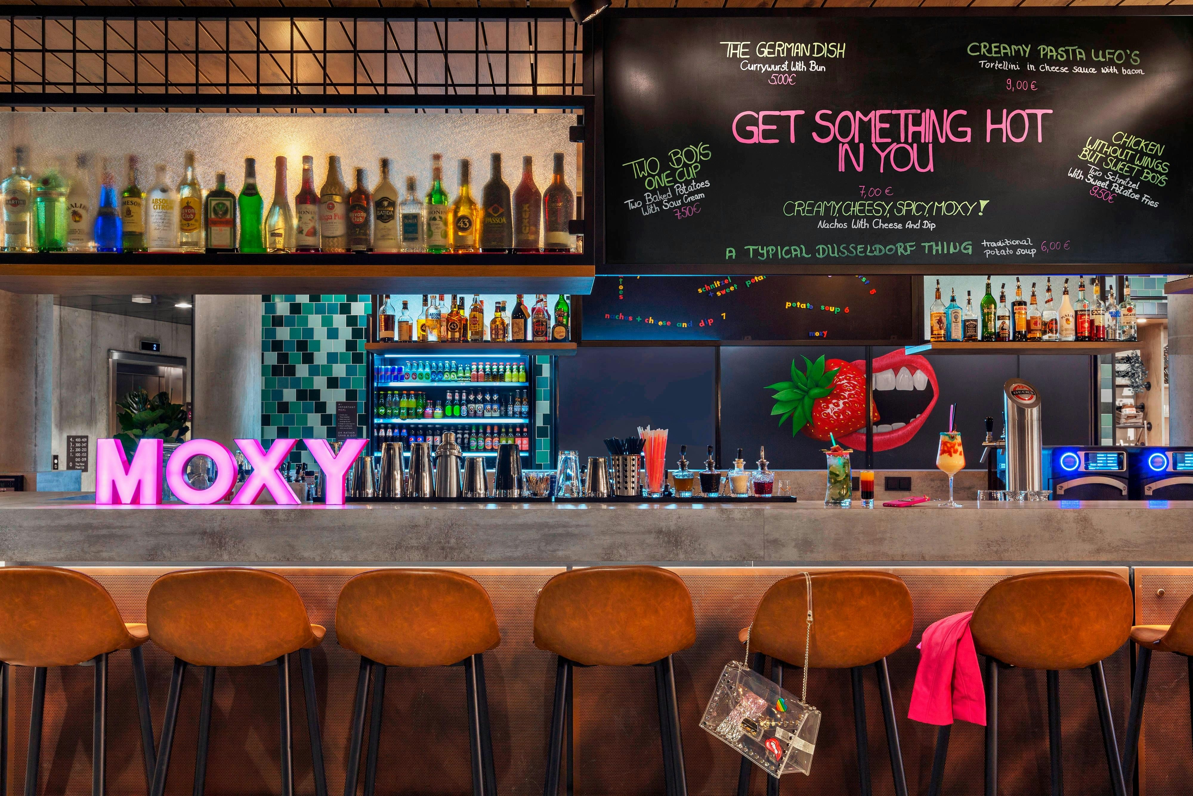 MOXY DUESSELDORF SOUTH 32/52