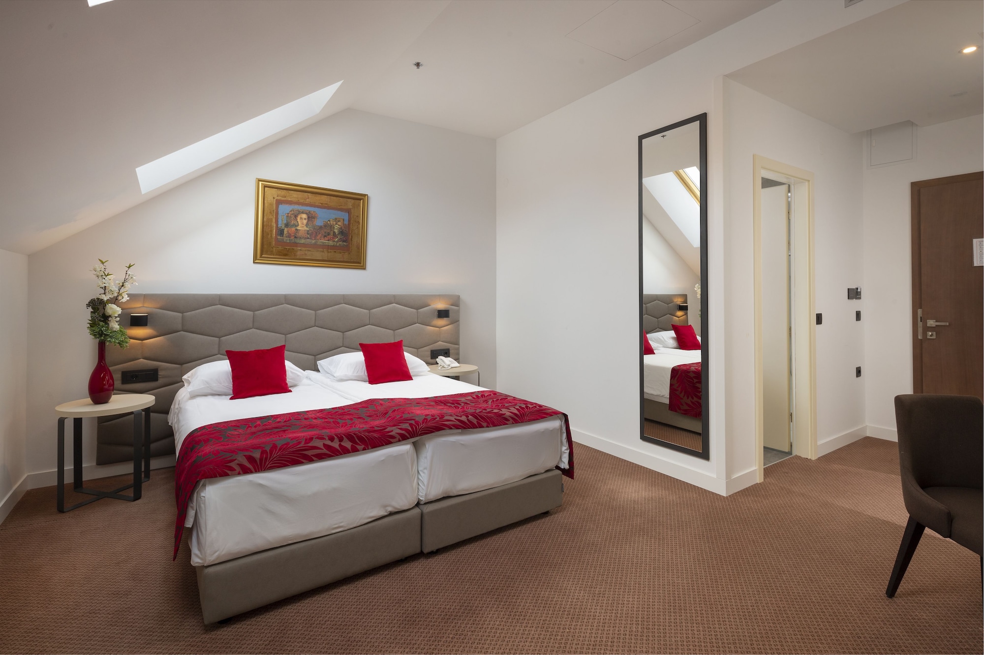 COMFORT, DOUBLE OR TWIN BED