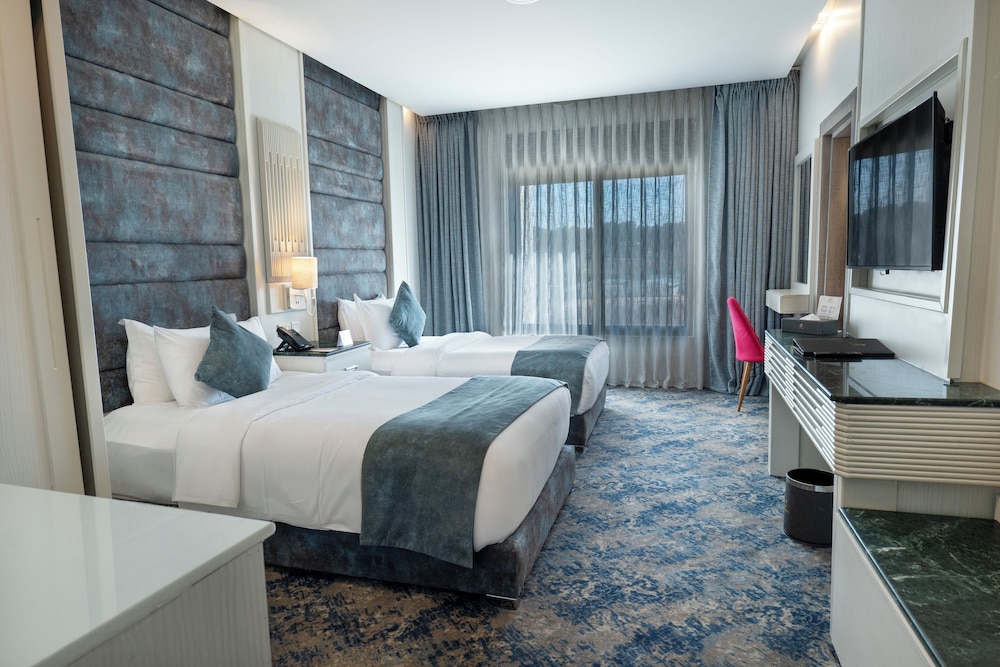 OPAL HOTEL 16/50