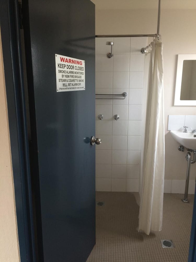 Red Cedar Motel 18/41