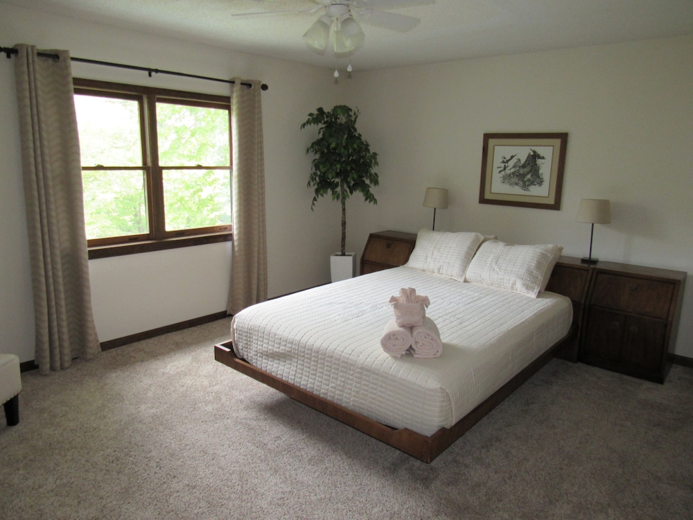 3 Bedrooms, Lodge, 2 Queen and Twin Beds