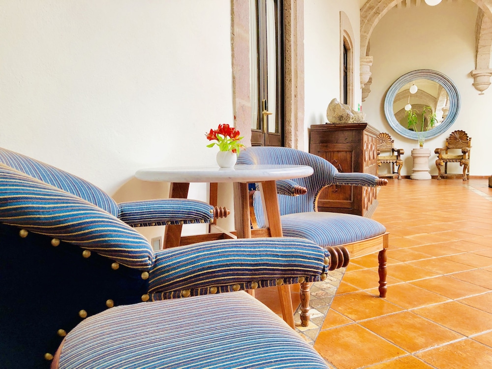 Herencia Hotel By Hosting House 40/50
