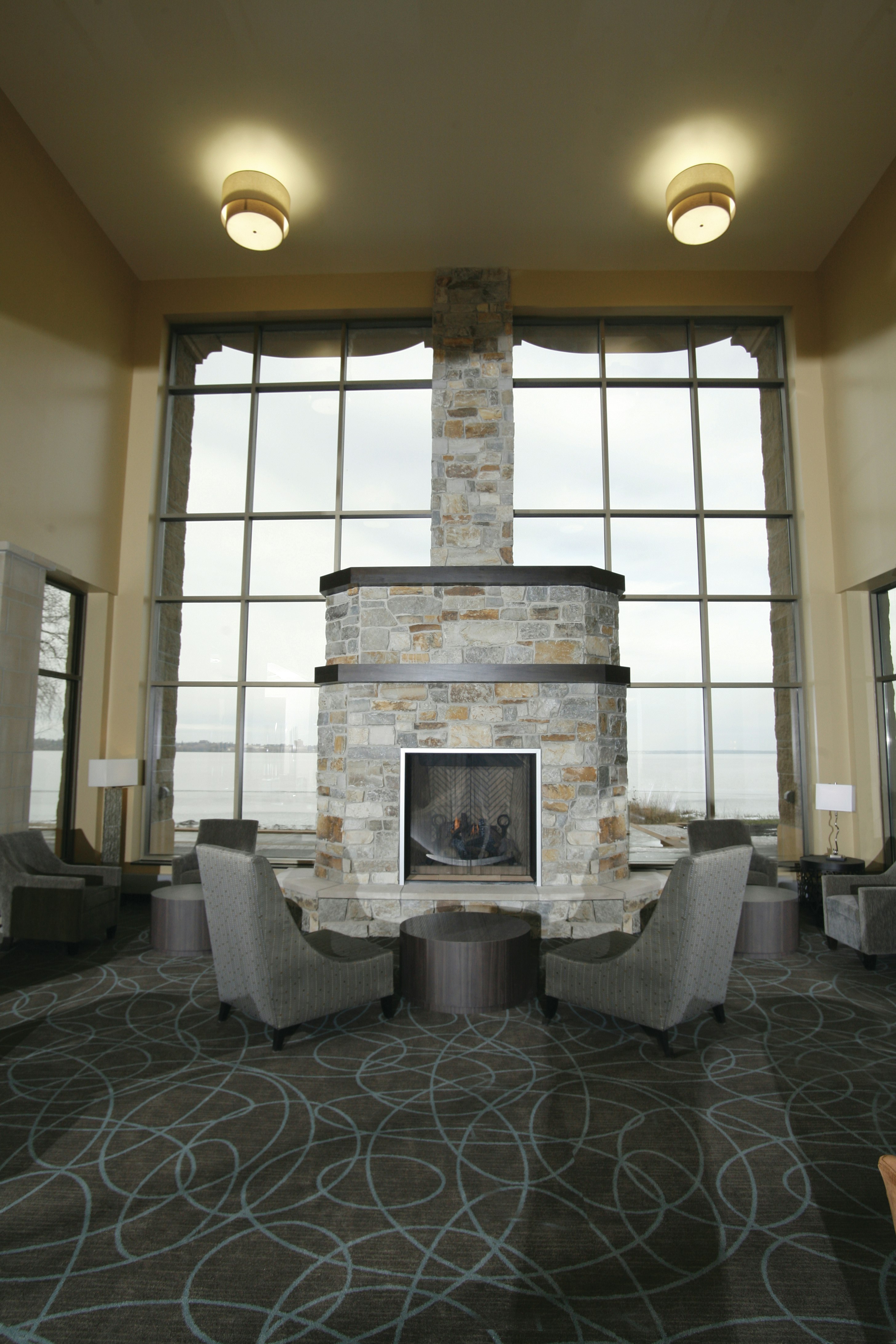 Doubletree By Hilton Hotel Bemidji 16/35